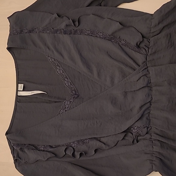 EUC Lauren Conrad Charcoal Grey Peasent Blouse with Builtn Camisole - Picture 3 of 15